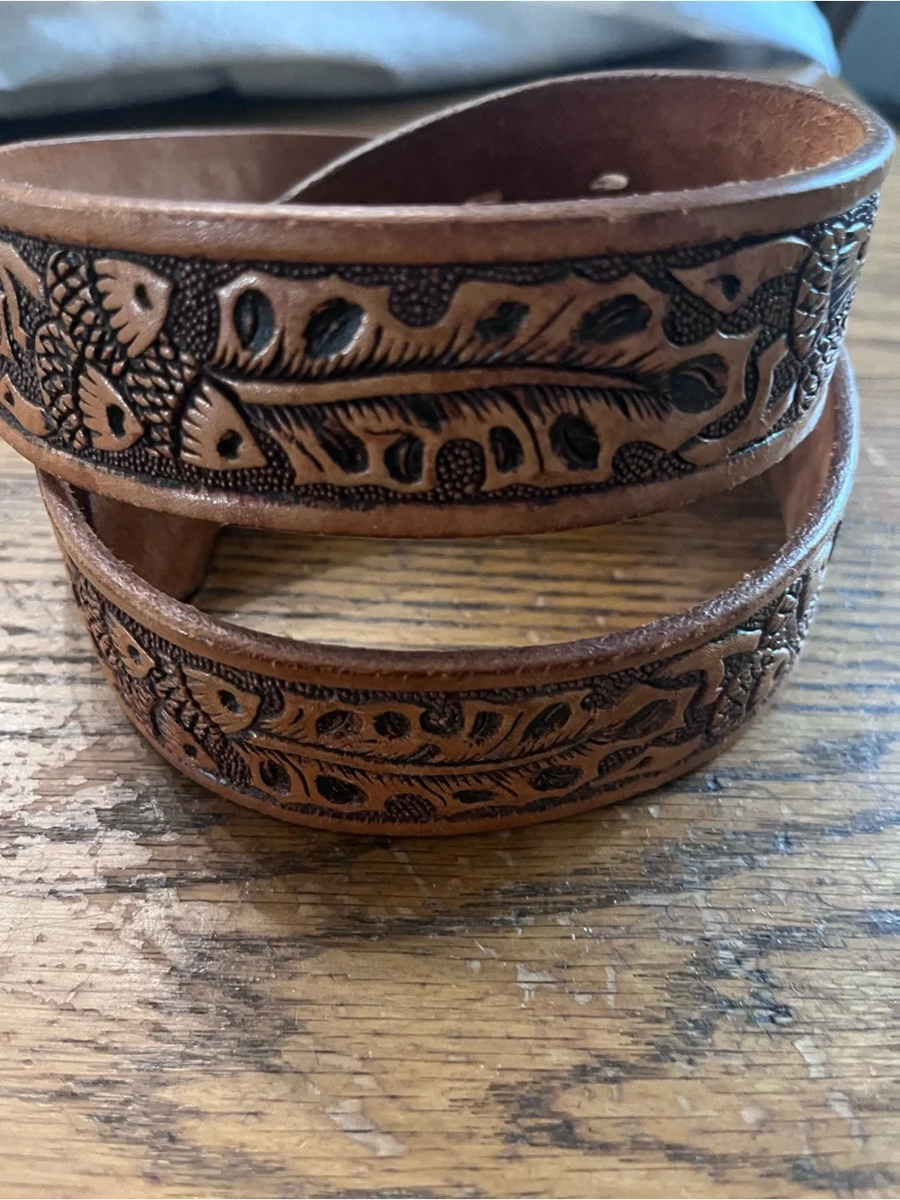 Vintage Hand-Tooled Brown Leather acorn Men's Belt - Detailed Floral Pattern